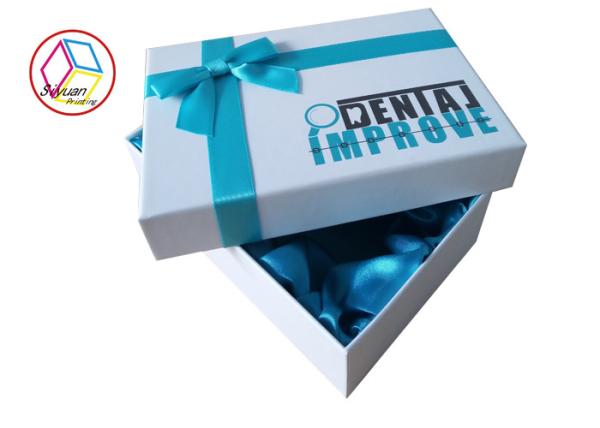 Custom Cardboard Gift Boxes Two Color Printing Silk Insert Stain Fabric