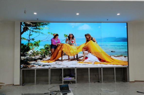 55 дюймов ультра уменьшают ТВ шатона для видео- стены HD LCD рекламируя дисплей