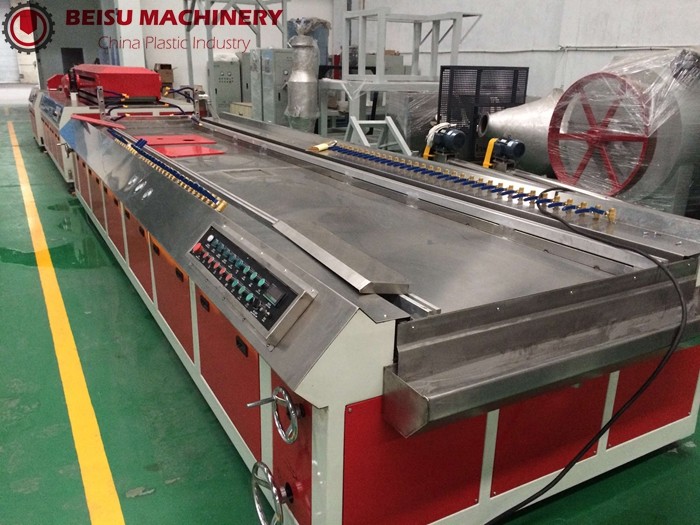 машина штранг-прессования профиля Pvc панели потолка 240mm твердая