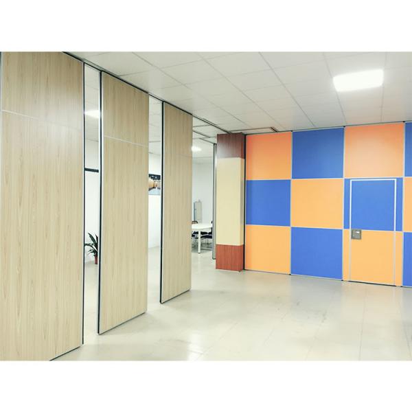 Paroi de séparation mobile coulissante insonorisée épaisseur de 68 cm personnalisée