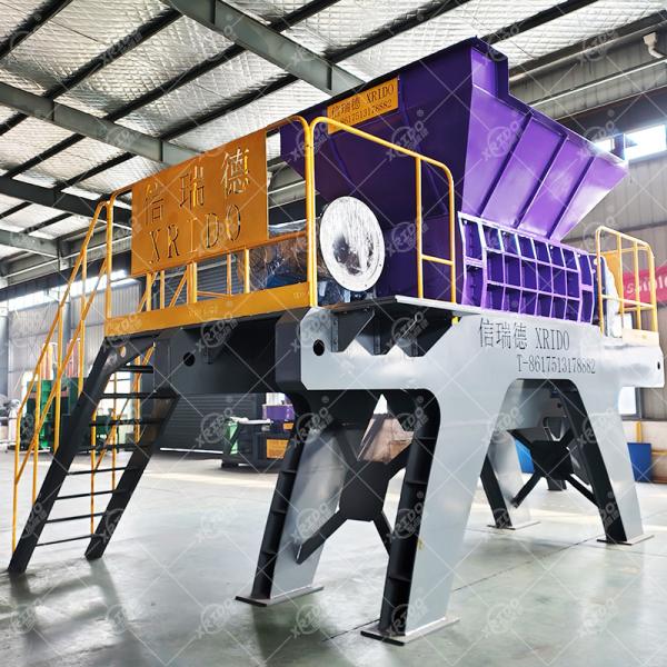 Broyeur automatique de déchets Xrido pour le recyclage des meubles et matelas de canapé