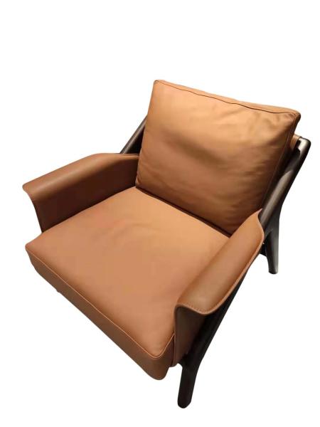 Down feather filled in Leather upholstered cushion Armchair sofa with Oak wood frame for Hotel lobby reception furniture