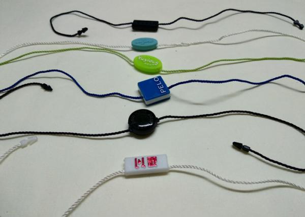 Custom Plastic Hang Tags Brand Name Swing Tags For Clothes Double Ends String