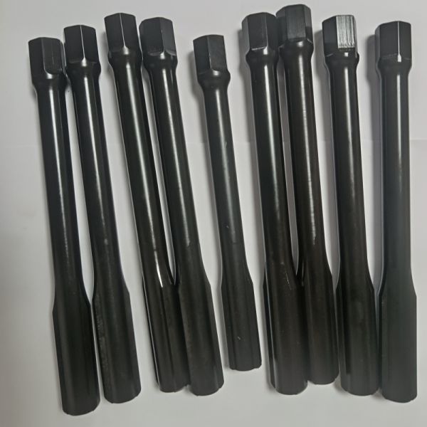 Blackening Heat Treatment With Hardness Of 42CRMO Material CNC Milling Long Shaft Parts