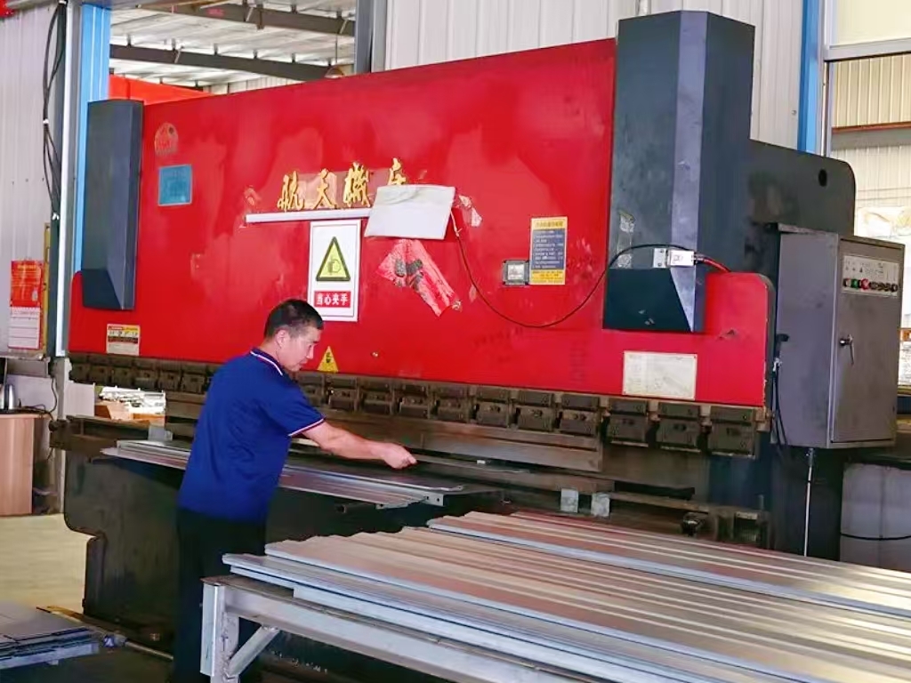 Qingdao Suwang Animal Husbandry Equipment Co., Ltd.