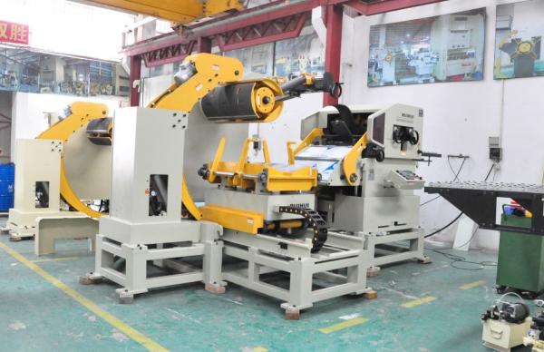 18KW Steel Coil Feeder Straightener Machine Cum Servo Roll Feeder 3 In 1