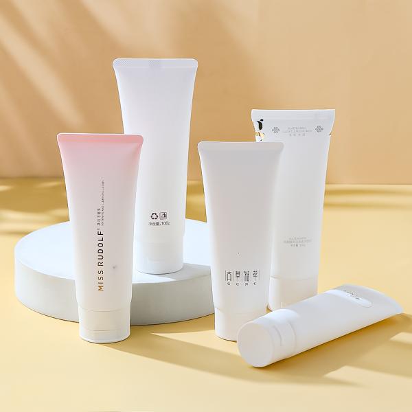 Tubes cosmétiques en plastique biodégradable pour les soins de la peau avec flip-top