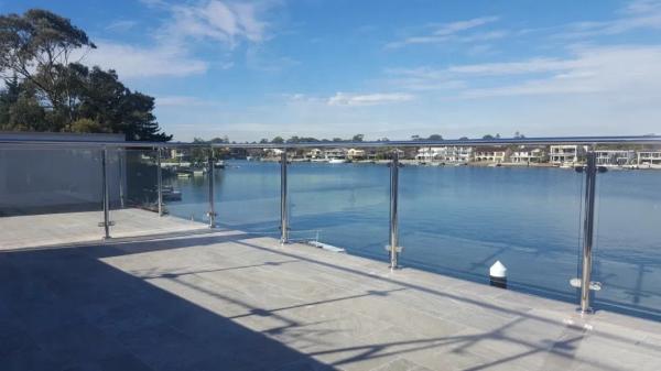 Residential Swimming Pool Frameless Glass Fences with Drill Holes and Edge Works