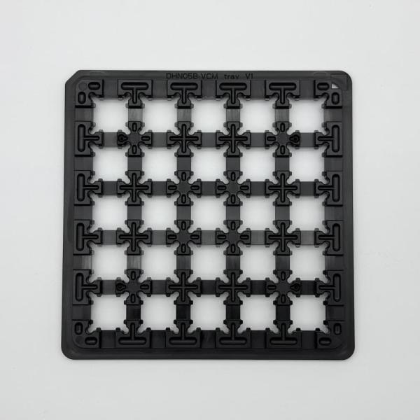 カスタマイズされたサービスをサポート 電子部品パッケージング用耐久性のあるICチップトレイ ESDワッフルパック