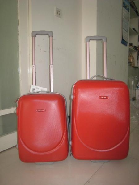 Red Lightweight 2 Wheel Trolley Luggage 3 Piece Set With Plastic Handles