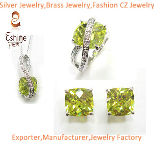 Fantastic Sterling Silver jewelry set with cushion Peridot CZ party jewelry set wholesaler