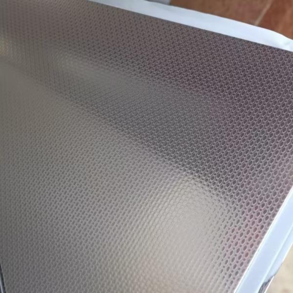 Lámina y placa de acero inoxidable SUS304 grabada con superficie de espejo brillante de puntos pequeños para la superficie de la mesa