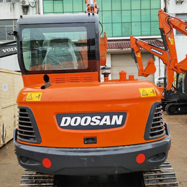 Used Doosan Mini Excavator  Dx55 Second Hand Mini Digger Original Color