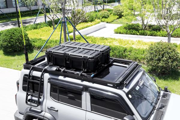 Efficiently Organize with Steel Metal Roof Box Accessories Tool Box 504*360*134mm 6kg