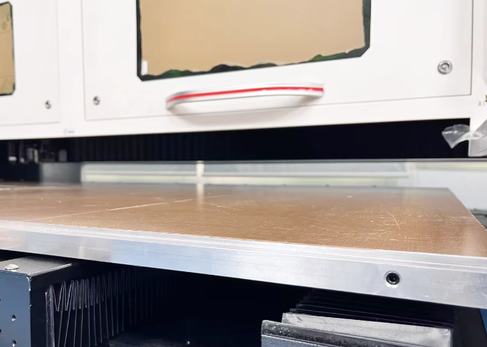 Laser Glass Cutting Machine providing easy integration with CAD software enabling precise programming of cutting patterns  To Accuracy±0.01mm