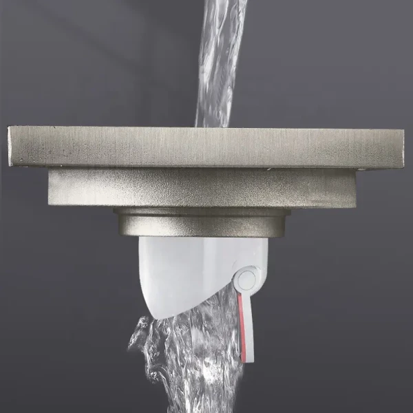 Chrome Plated Brass Square Floor Drain for Bathroom and Kitchen in Strainer Style