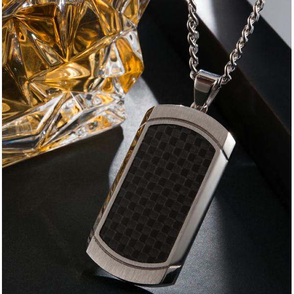 Collar de colgante cuadrado de acero inoxidable para hombres Collar de cruz cristiana con fibra de carbono