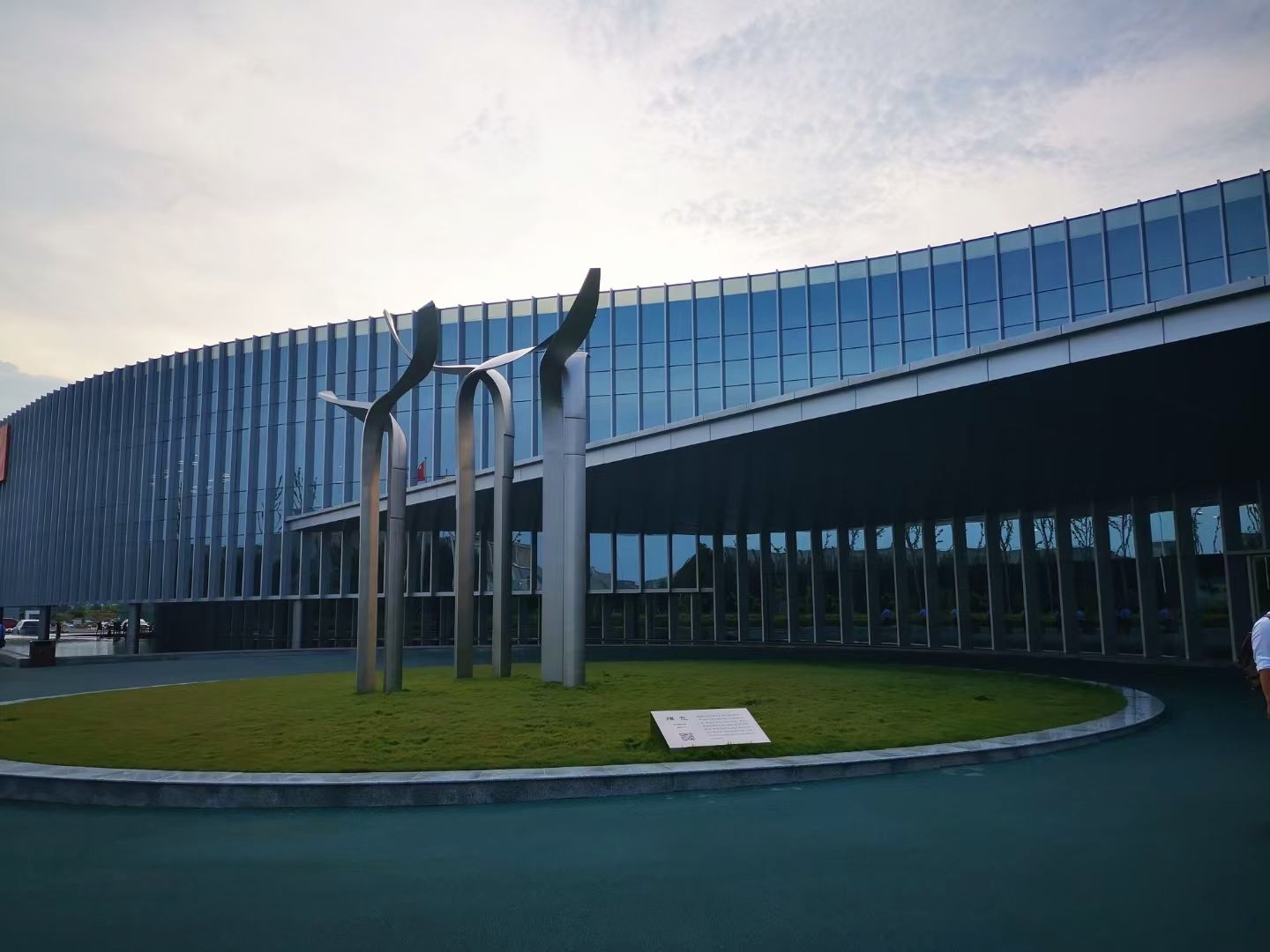 High Anti-rust Bolt Connection Prefab Steel Workshop Wind Snow Resistant Industrial Building Single Sheet Sandwich Panel Enclosure System