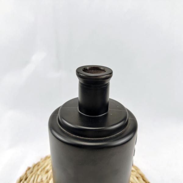 Liquor Matte Black Glass Gin 500ml 750ml Tipo de vedação Cortiça Espirito Negro congelado