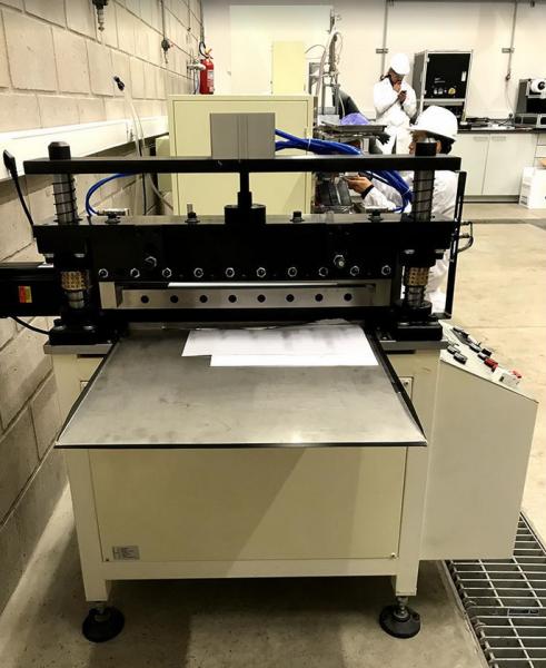 Electrode Cutting Machine Battery Production Equipment Pneumatic Intermittent Cutter