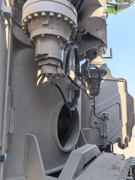 Used Zoomlion 56m Concrete Pump Truck 2021 Model 180 m³/h Output