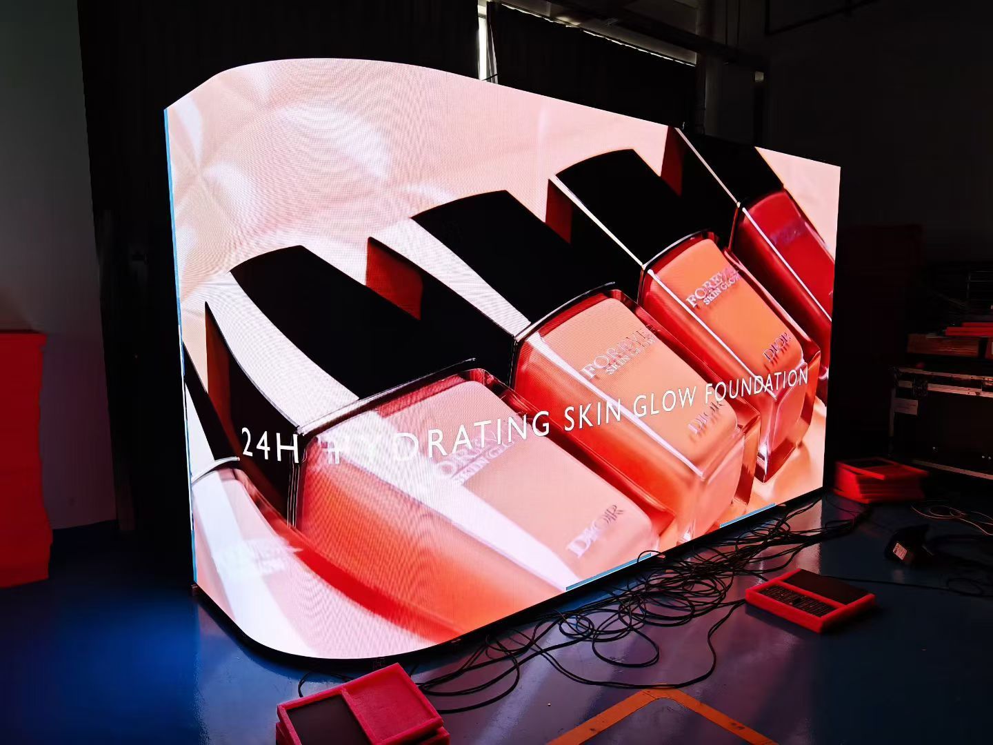 320x160mm P1.25 LED Flexible Display Screen 600 - 650 Nits Brightness 140° Horizontal Viewing Angle