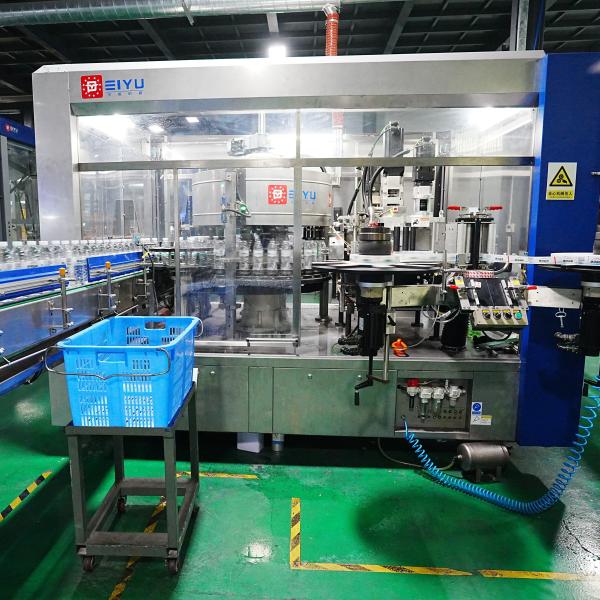 Linear Hot Melt Glue Labeling Machine for 500ml PET Opp Bottle