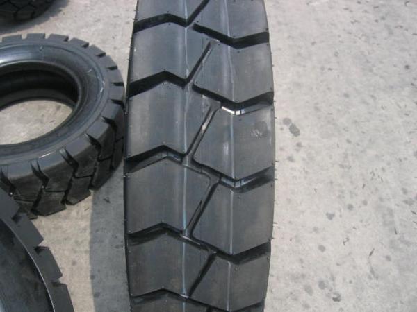 China manufacturer cheap price industrial pneumatic solid forklift tire 700-12