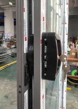 Australian Standard Sliding Glass Door with Double-layer Tempered Glass and Built-In Insect Screen