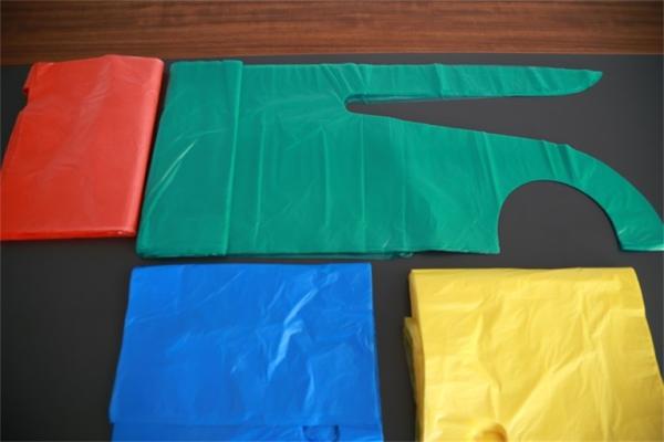 Disposable PE Aprons Plastic Aprons Flat Aprons Aprons On roll Aprons On Block Polyethylene Aprons
