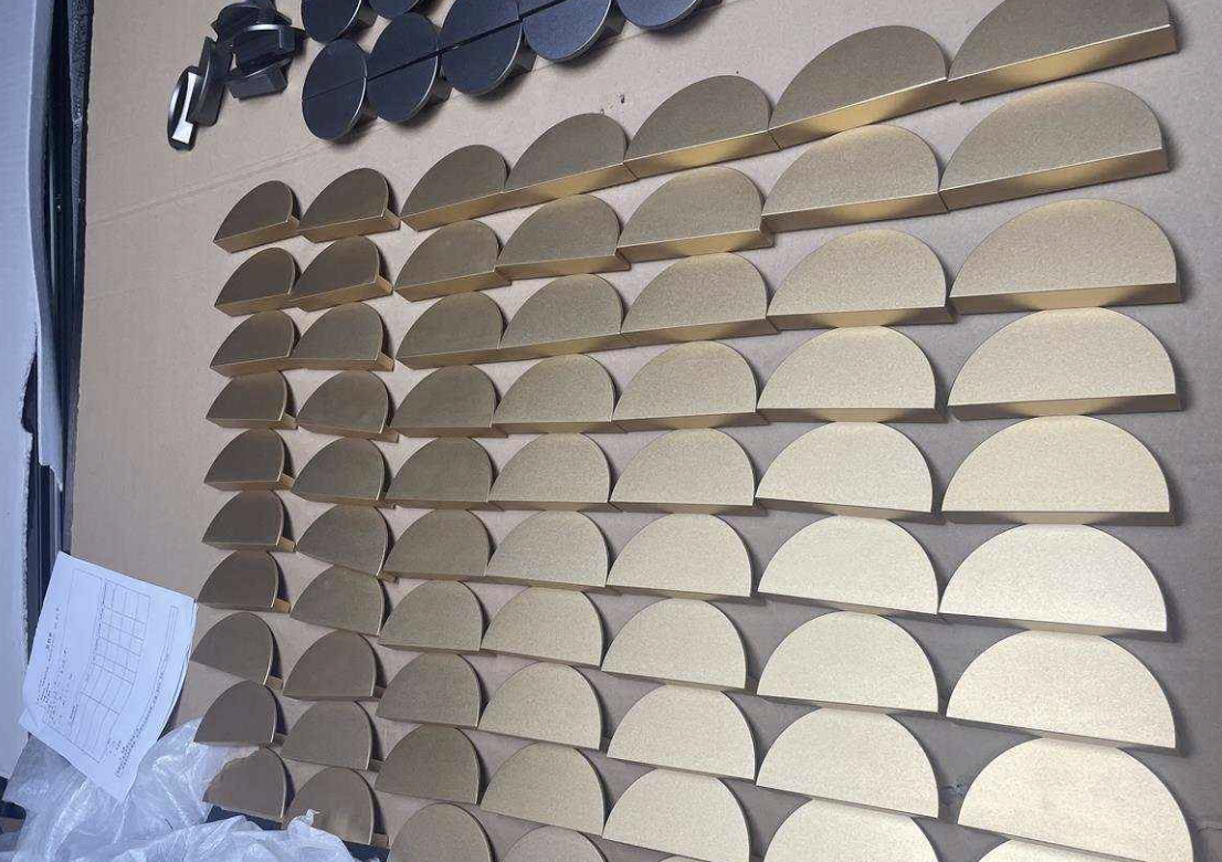 OEM Drawer Door Gold Half Moon Pull Handles Kitchen Cabinet Knobs Furniture Door Knob for Dresser Cupboard Wardrobe Hardware
