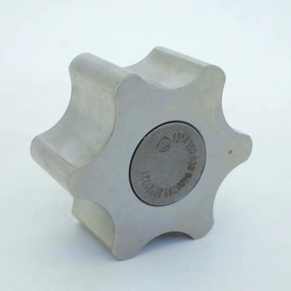 Sinotruk Howo SITRAK ZF Truck Gearbox Long Pump Shaft with Steel Material and Fast Shipping