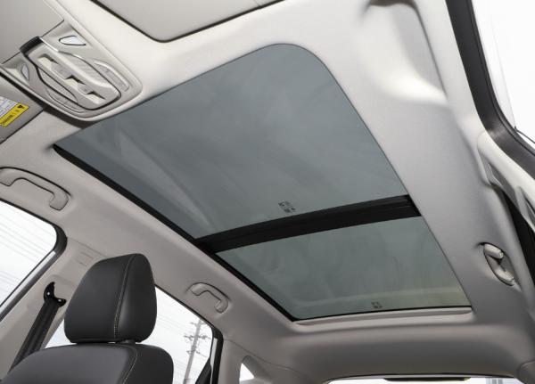 China Car Adult 5 Doors 5 Seaters Electric MG Car MG ZS SUV New Gasoline Petrol Car
