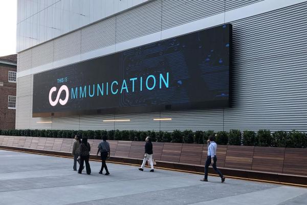 Network Control Large Outdoor LED Video Wall With P10 Rgb LED Module