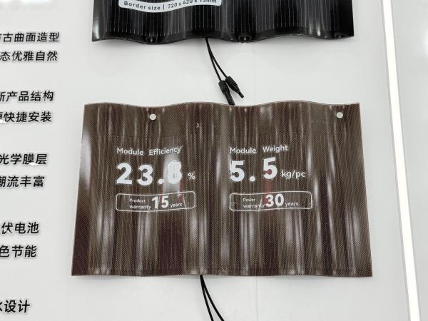 短絡電流 8.62A BIPVソーラールーフタイル 太陽光発電 最大システム電圧 DC 1000/1500V IEC 50W ソーラーパネルタイルシングル