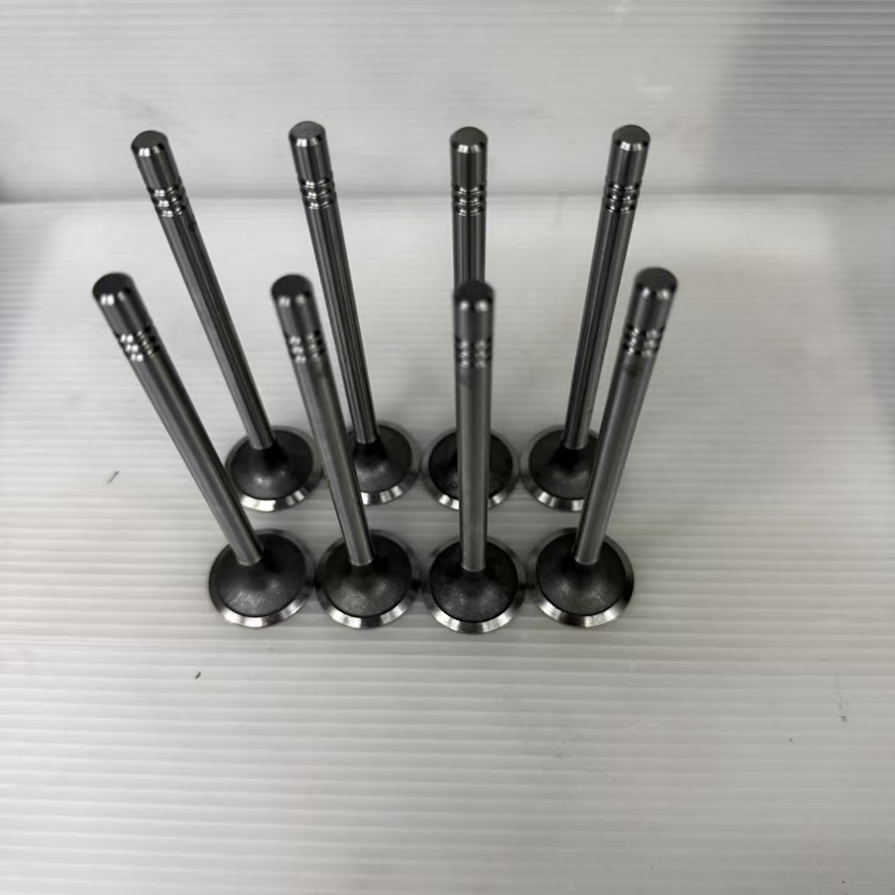 Precision Manufactured XS7Q-6507-A3C Intake Valve for Ford Transit V348, Complete Box of 8 Pieces for Stable Engine Performance.