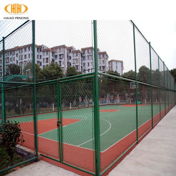 Material Galvanized Iron Wire Or PVC Coated Iron Wire PVC Sprayed Electric Galvanized Chain Link  Fence