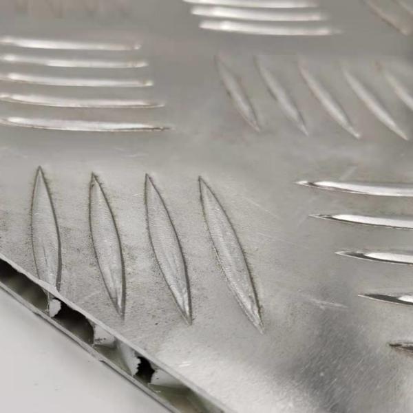 Dérapage en aluminium du plat 1000x500mm de nid d'abeilles de plancher de