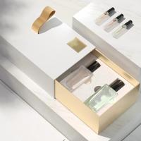 Caixa de embalagem cosmética de design personalizado com material plástico e acessório de fita
