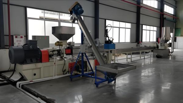 Calcium Carbonate Talc Filler Masterbatch Twin Screw Extruder High Filling Rate Granulation Machine