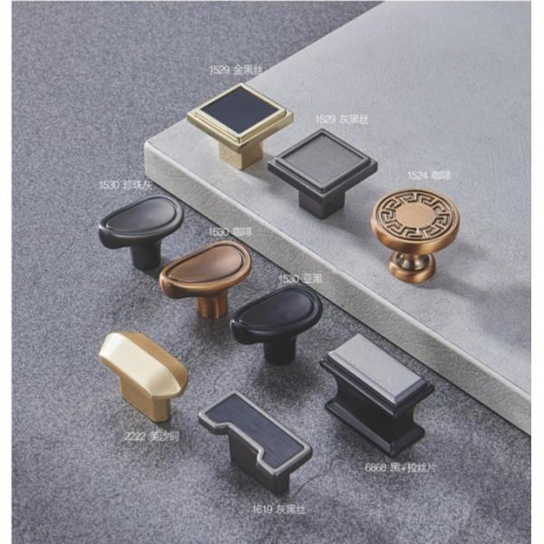 Tire del repujado que talla el tirón grande de aluminio de la manija fijan el metal de madera de lujo de la puerta