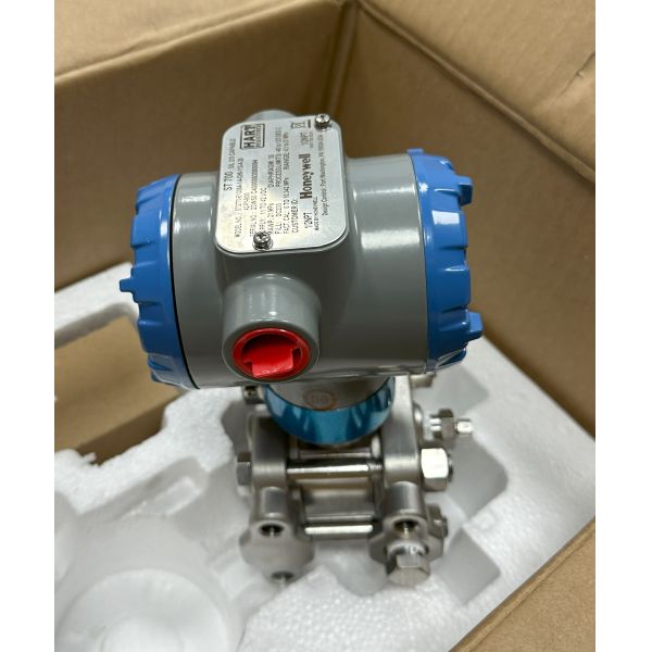 ST700 SmartLine Differential Pressure Transmitter Marine Grade Process Measurement