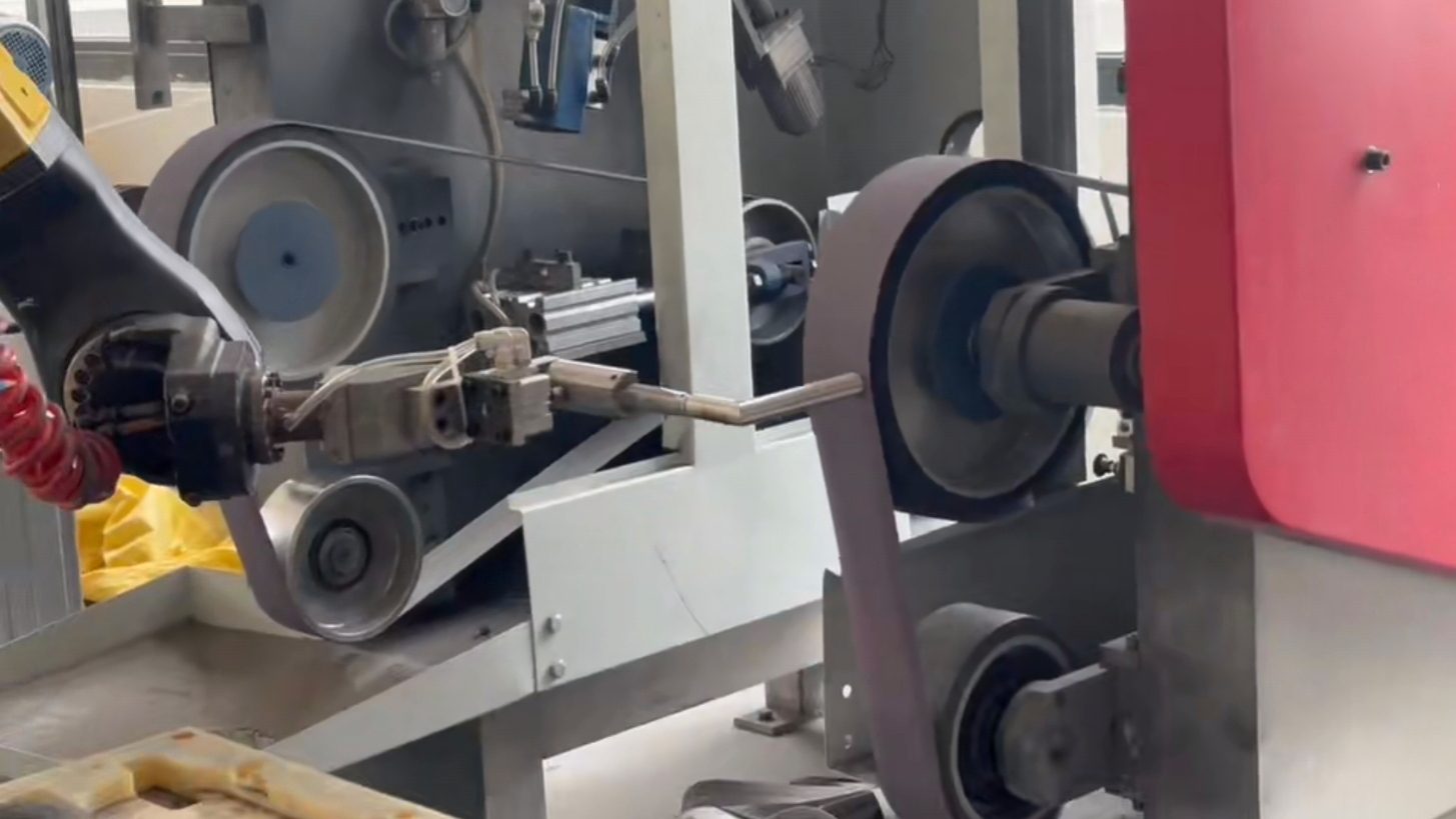 Low maintenance robotic polishing systems with versatility to polish various shapes sizes delivering and surface finishing solutions