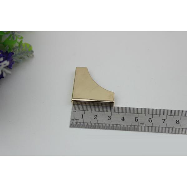 Fashion style zinc alloy light gold handbag corner protectors from China factory