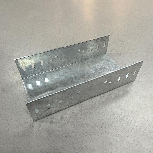 Hot Dipped Galvanized GI Cable Tray Raceway Electrical Wire Tray UV Resistance