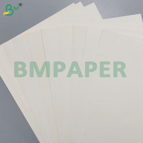 30g 45g Papel de recubrimiento sin recubrimiento de Cupcake Blanco a prueba de aceite no adhesivo 700 * 1000mm