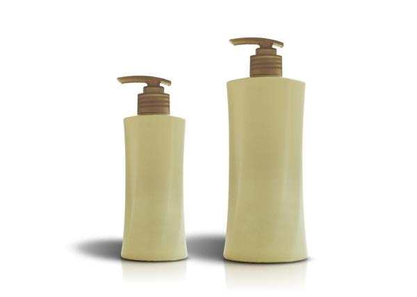 Yellow Pump Plastic Lotion Bottles , Shiny Empty Shampoo And Conditioner Bottles
