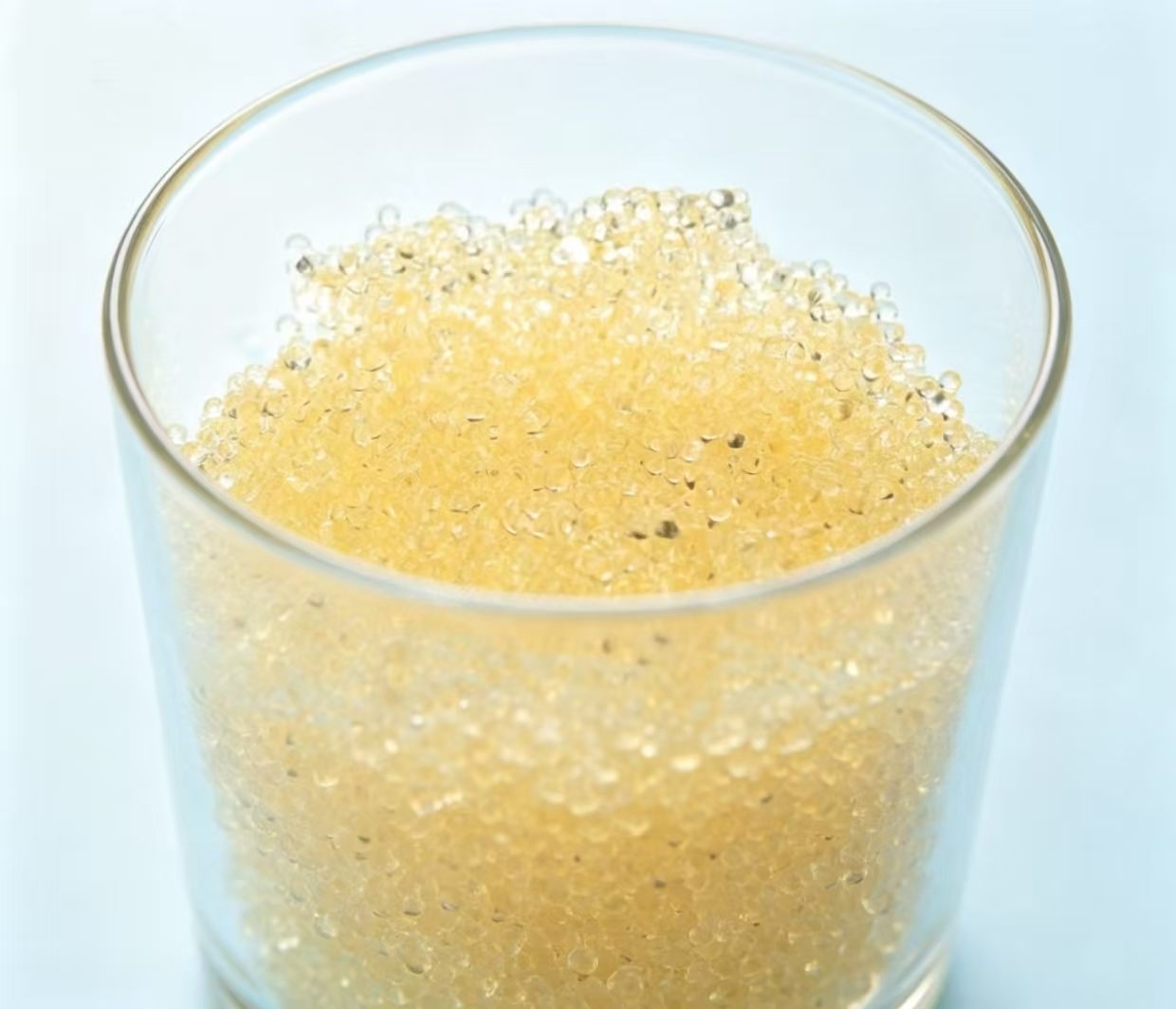 YZ001 Strong Acid Cation Resin Uniform Size 99.9% Purity for Pure Water Production