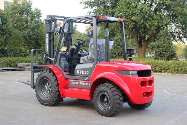 Strong And Compact  3.5 Ton 2wd Rough Terrain Forklift For Moving And Transporting Heavy Loads Through Tough