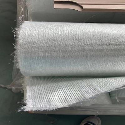 Tecido Biaxial de fibra de vidro adicionando 600g de fio cortado com tricô de fio para formar um tapete combinado